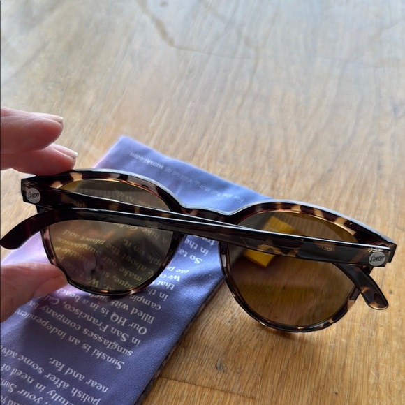 Sunski - Sunglasses with Purple Lenses - Picture 5 of 7